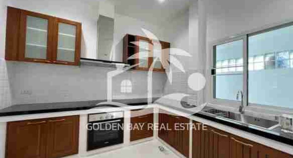 Haus zur Miete mit 4 Zimmer in Bang Lamung, Chonburi
