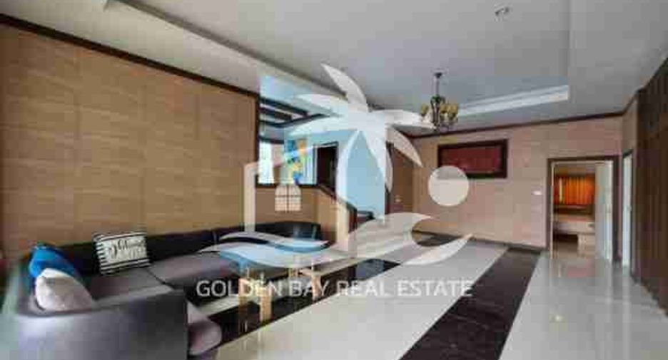 For rent 4 bedrooms house in Huay Yai, Pattaya