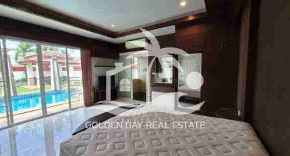For rent 4 bedrooms house in Huay Yai, Pattaya