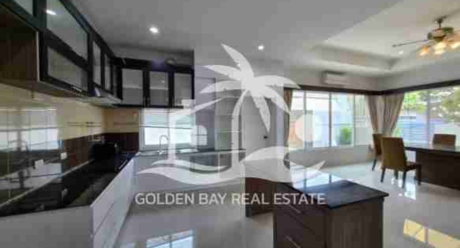 For rent 4 bedrooms house in Huay Yai, Pattaya