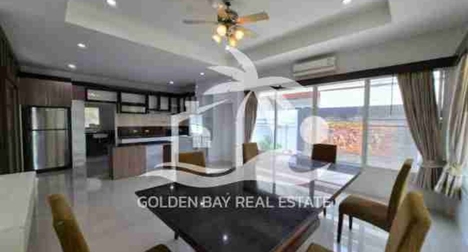 For rent 4 bedrooms house in Huay Yai, Pattaya
