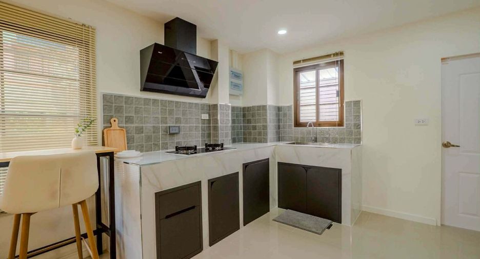 For sale 4 bedrooms townhouse in Suan Luang, Bangkok