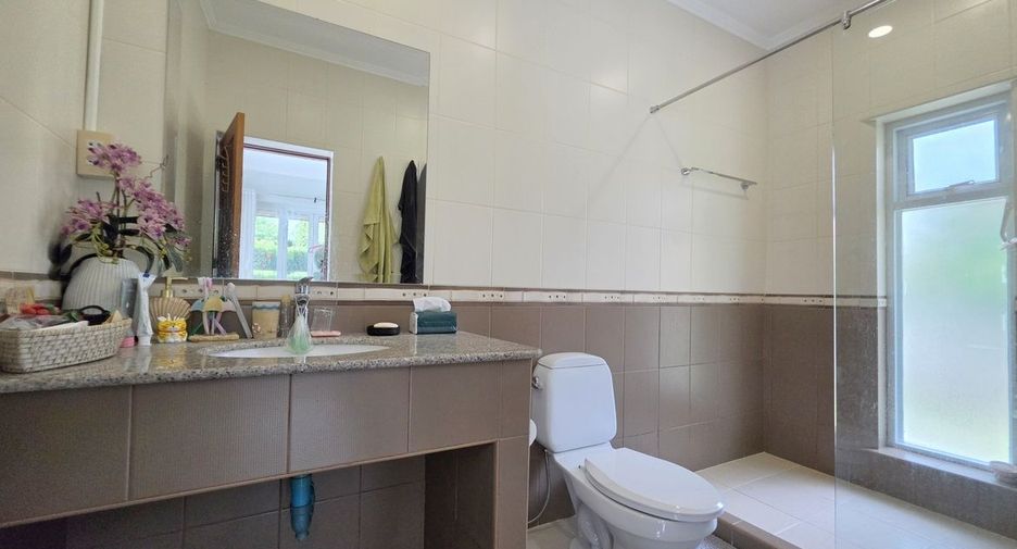 For sale 4 bedrooms house in Bang Lamung, Chonburi