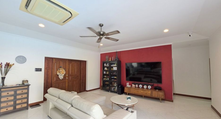 For sale 4 bedrooms house in Bang Lamung, Chonburi