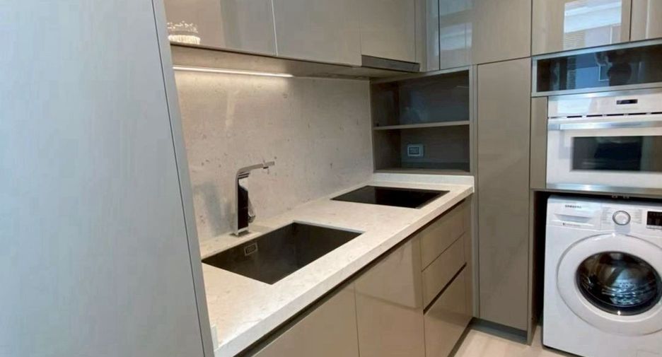 À vendre 1 chambre condo à Khlong Toei, Bangkok