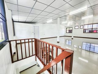 For rent 3 bedrooms house in Khlong Toei, Bangkok