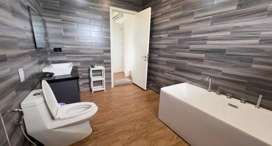 For sale 5 bedrooms house in Bang Lamung, Chonburi