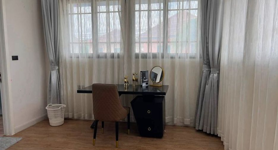 For sale 5 bedrooms house in Bang Lamung, Chonburi