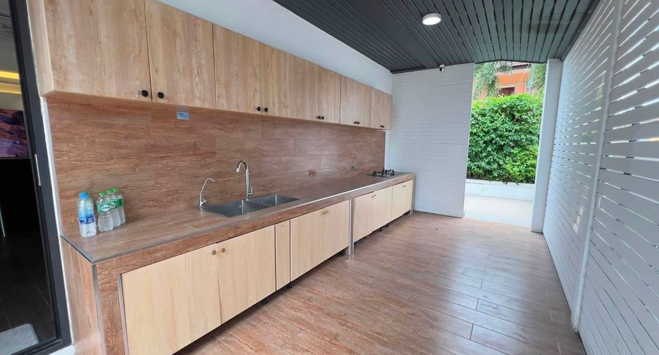 For sale 5 bedrooms villa in Bang Lamung, Chonburi