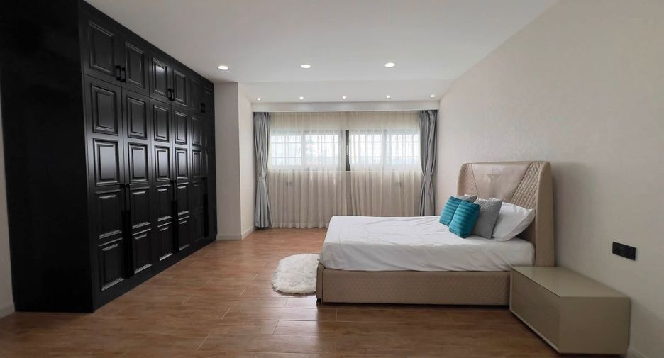 For sale 5 bedrooms villa in Bang Lamung, Chonburi