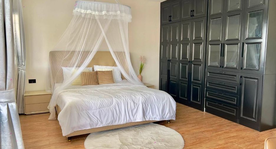 For sale 5 bedrooms villa in Bang Lamung, Chonburi