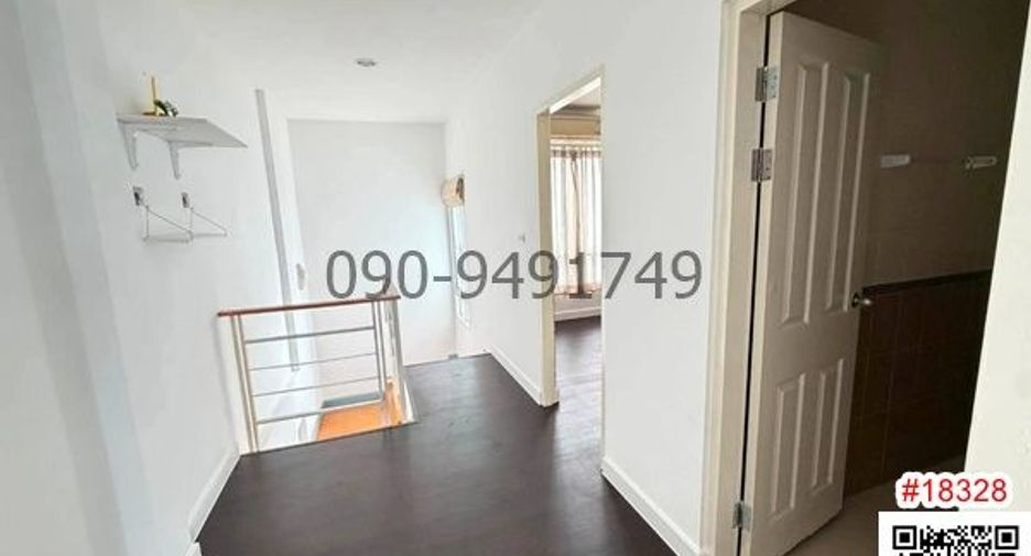 For rent 3 bedrooms townhouse in Phasi Charoen, Bangkok