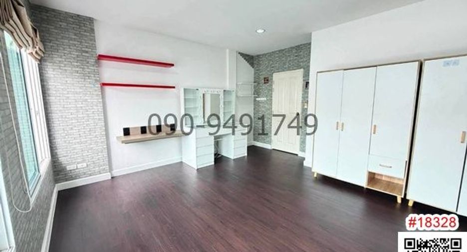 For rent 3 bedrooms townhouse in Phasi Charoen, Bangkok