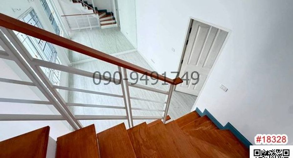 For rent 3 bedrooms townhouse in Phasi Charoen, Bangkok