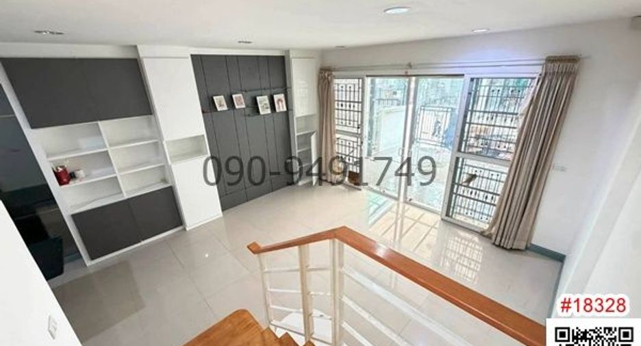 For rent 3 bedrooms townhouse in Phasi Charoen, Bangkok
