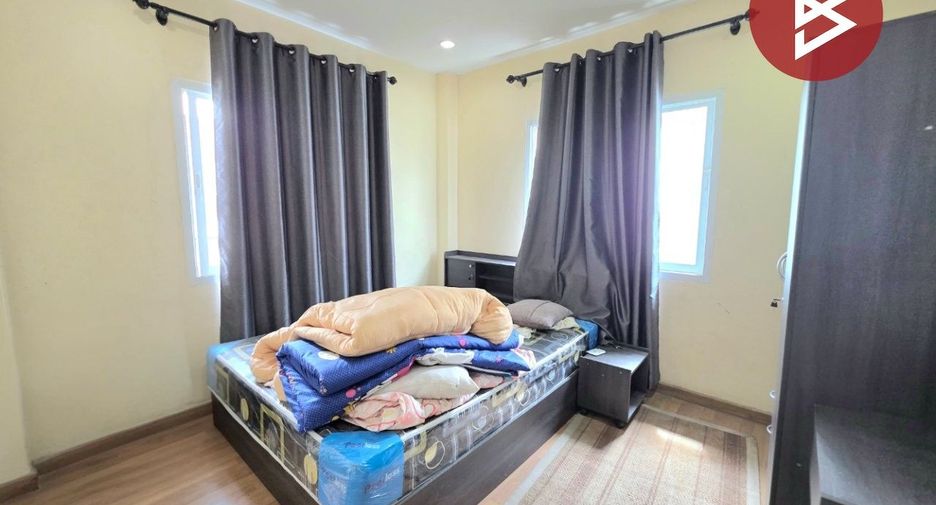 For sale 3 bedrooms townhouse in Si Racha, Chonburi