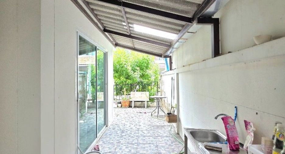 For sale 3 bedrooms townhouse in Si Racha, Chonburi
