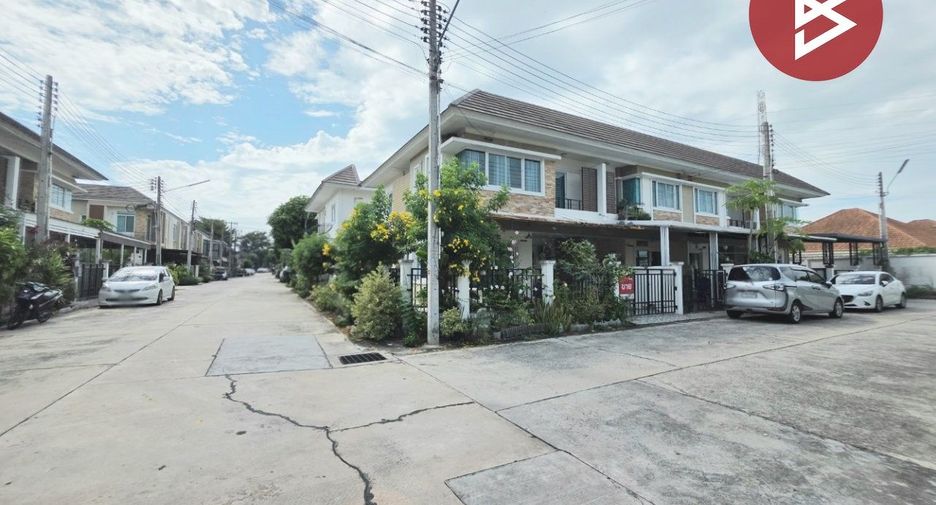 For sale 3 bedrooms townhouse in Si Racha, Chonburi
