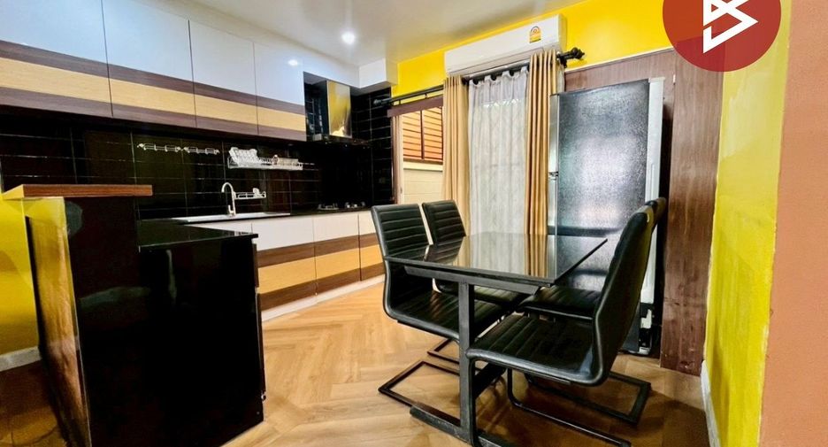 For sale 3 bedrooms townhouse in Mueang Rayong, Rayong