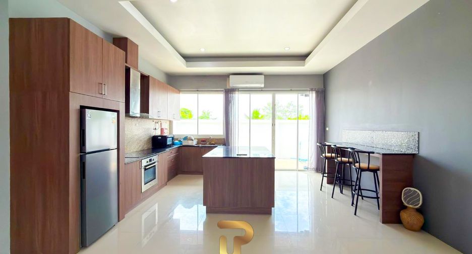 For sale 3 bedrooms villa in Huay Yai, Pattaya