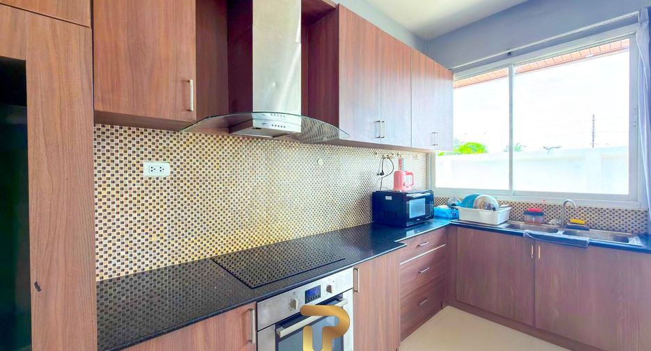 For sale 3 bedrooms villa in Huay Yai, Pattaya