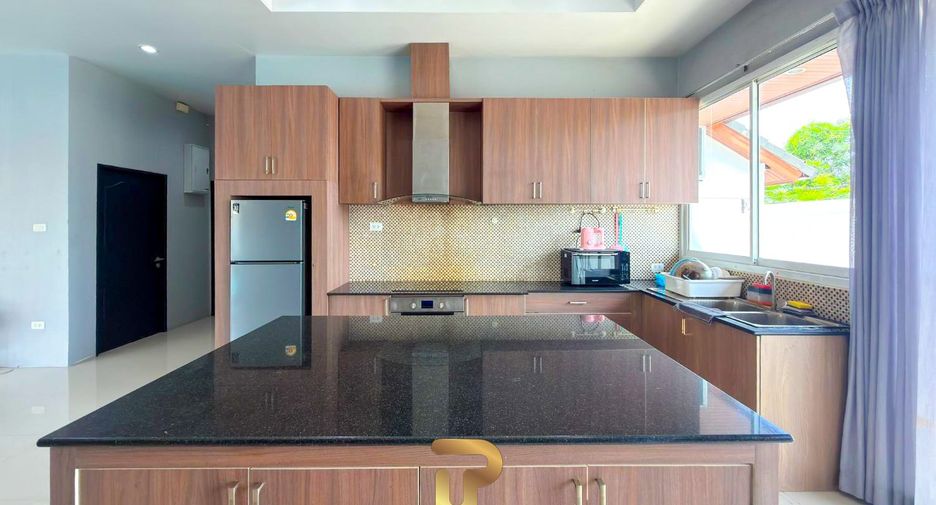 For sale 3 bedrooms villa in Huay Yai, Pattaya