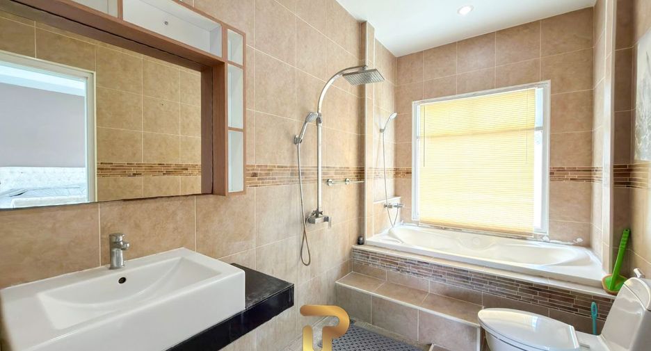 For sale 3 bedrooms villa in Huay Yai, Pattaya