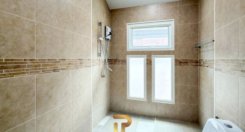 For sale 3 bedrooms villa in Huay Yai, Pattaya