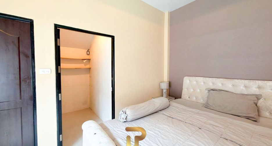 For sale 3 bedrooms villa in Huay Yai, Pattaya