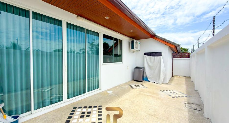 For sale 3 bedrooms villa in Huay Yai, Pattaya