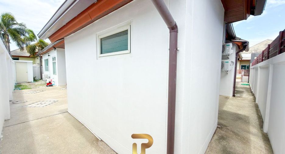 For sale 3 bedrooms villa in Huay Yai, Pattaya