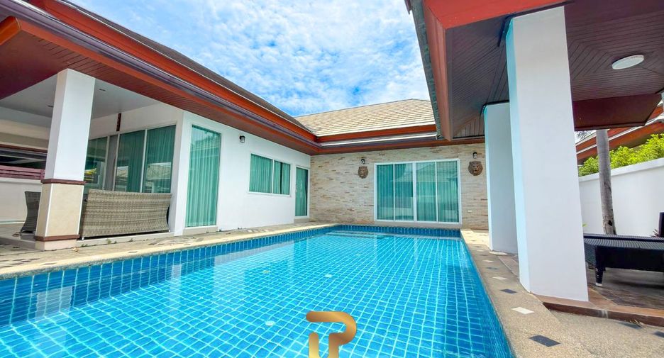 For sale 3 bedrooms villa in Huay Yai, Pattaya