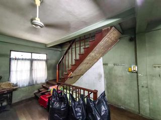 For sale 3 bedrooms retail Space in Phra Khanong, Bangkok