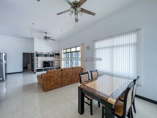 For rent 2 ベッドルーム house in Bang Saray, Pattaya