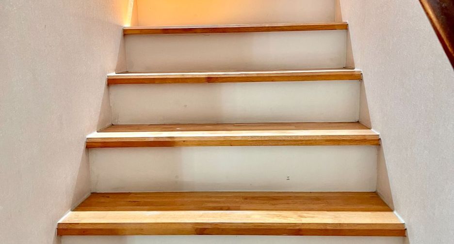 Casa adosada en venta de 4 habitaciones en Lak Si, Bangkok
