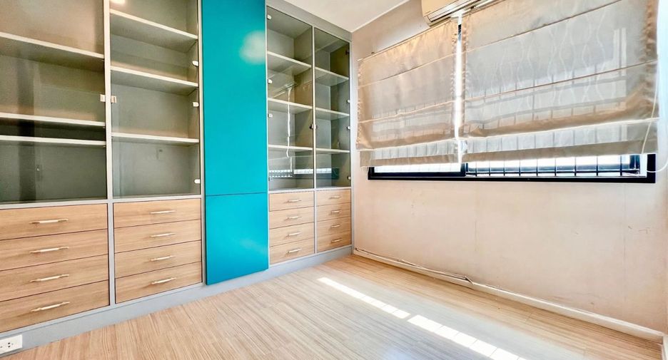 Casa adosada en venta de 4 habitaciones en Lak Si, Bangkok