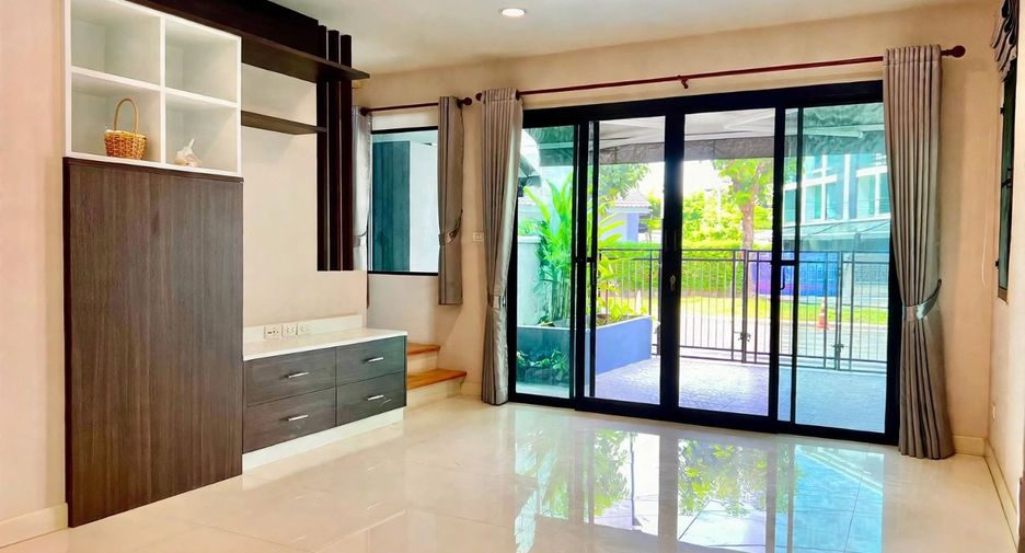 Casa adosada en venta de 4 habitaciones en Lak Si, Bangkok