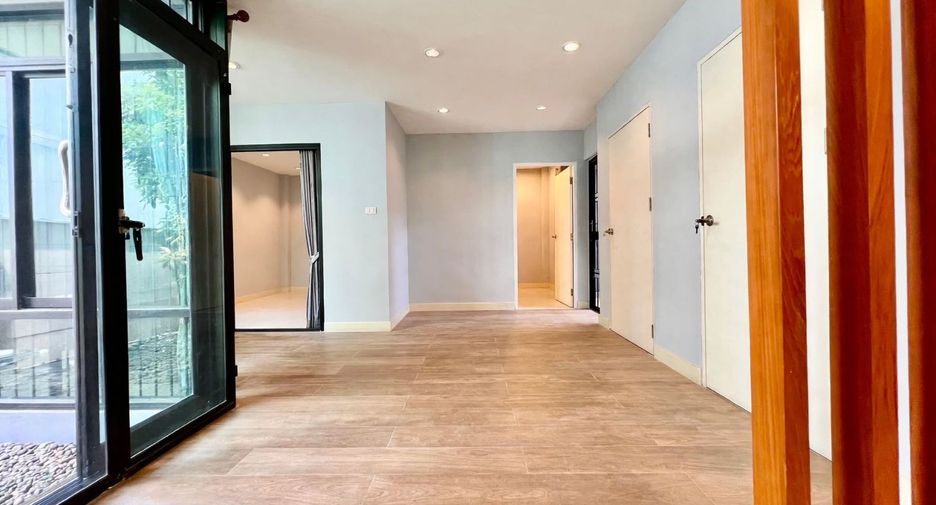 Casa adosada en venta de 4 habitaciones en Lak Si, Bangkok