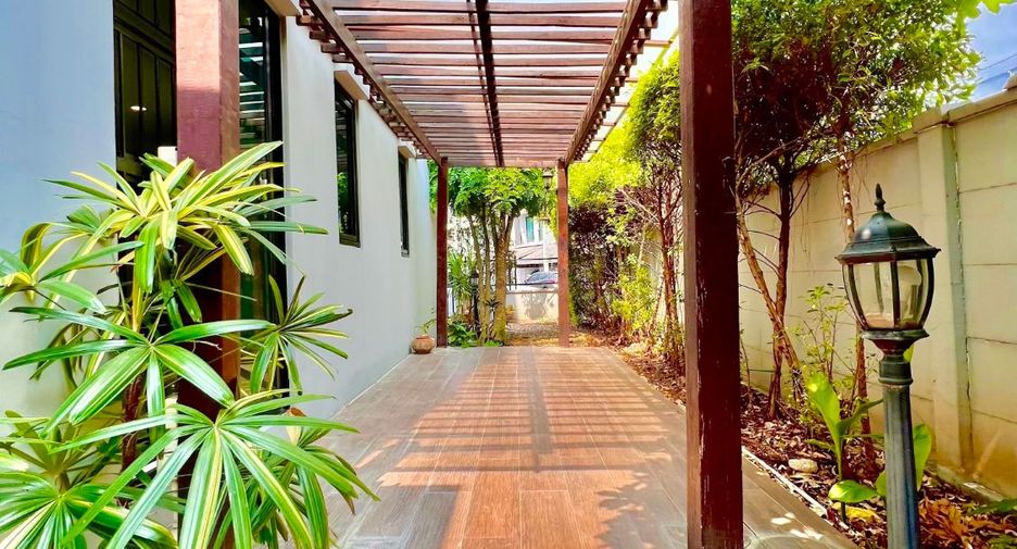 Casa adosada en venta de 4 habitaciones en Lak Si, Bangkok
