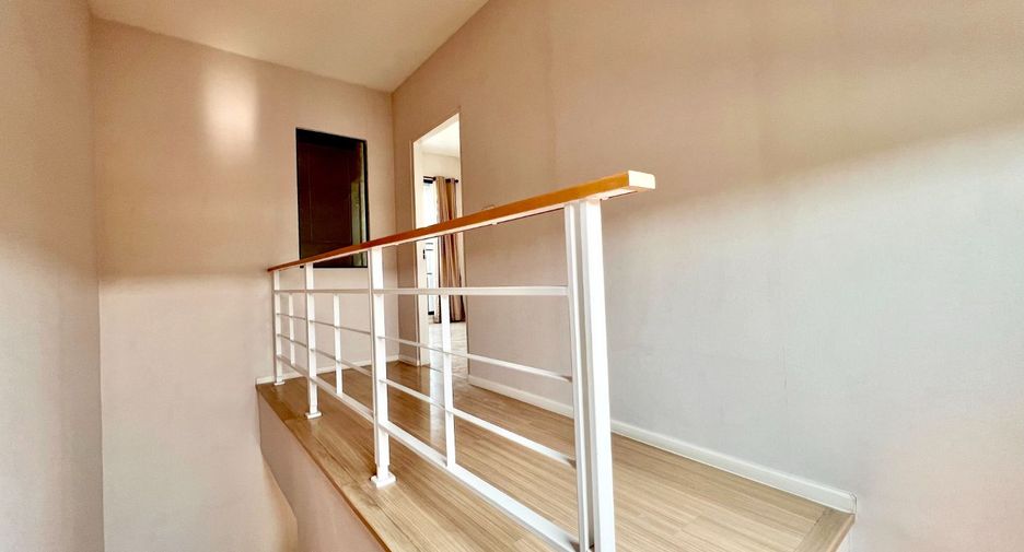 Casa adosada en venta de 4 habitaciones en Lak Si, Bangkok