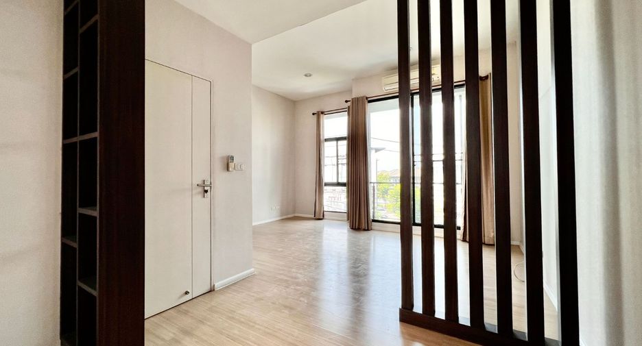 Casa adosada en venta de 4 habitaciones en Lak Si, Bangkok
