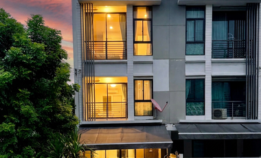 Casa adosada en venta de 4 habitaciones en Lak Si, Bangkok