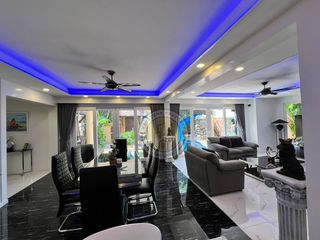 Villa en venta de 4 habitaciones en Bang Lamung, Chonburi