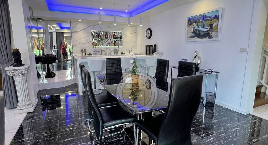 Villa en venta de 4 habitaciones en Bang Lamung, Chonburi