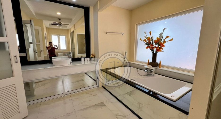 Villa en venta de 4 habitaciones en Bang Lamung, Chonburi