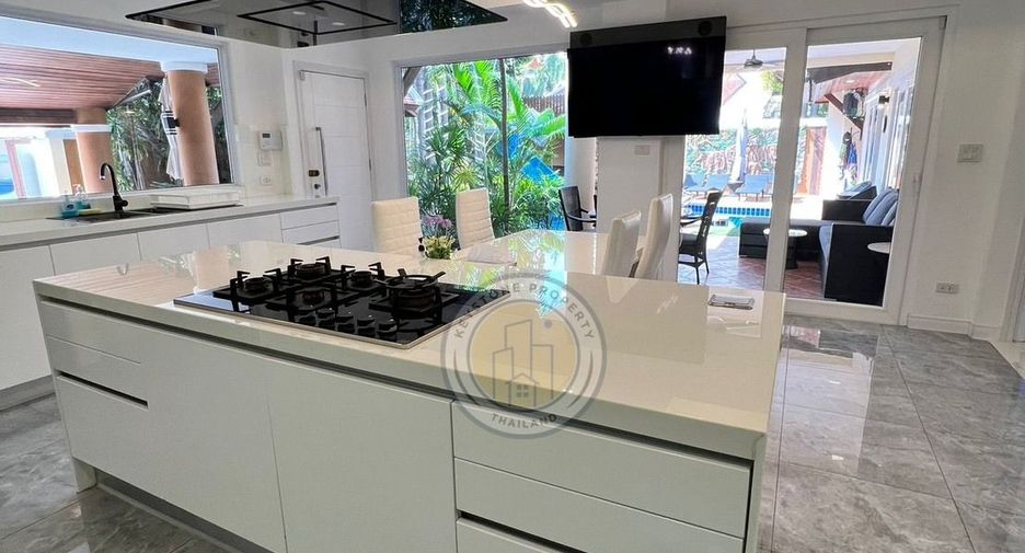 Villa en venta de 4 habitaciones en Bang Lamung, Chonburi