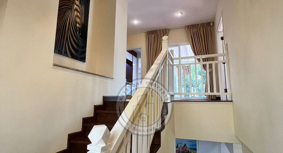Villa en venta de 4 habitaciones en Bang Lamung, Chonburi