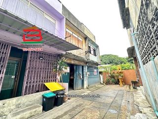 Local comercial en venta de 2 habitaciones en Bang Kho Laem, Bangkok