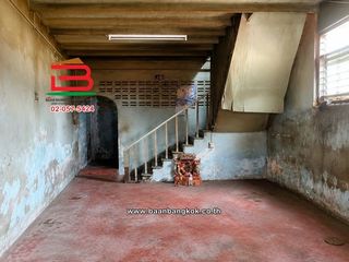Local comercial en venta de 2 habitaciones en Bang Kho Laem, Bangkok