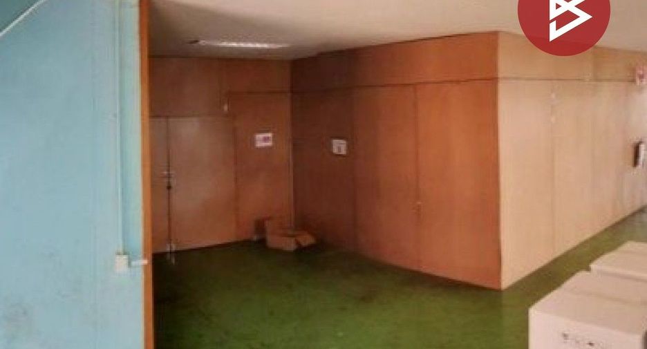 Oficina en venta en Krathum Baen, Samut Sakhon